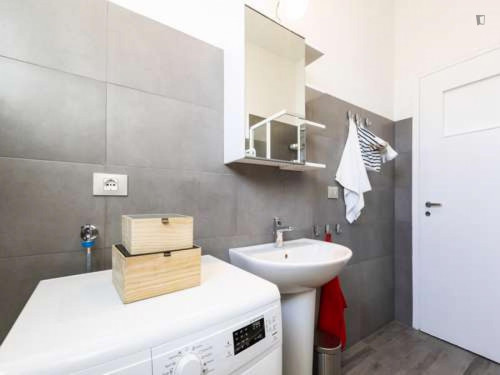 Cozy double bedroom in Cesano Boscone