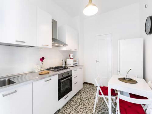 Cozy double bedroom in Cesano Boscone