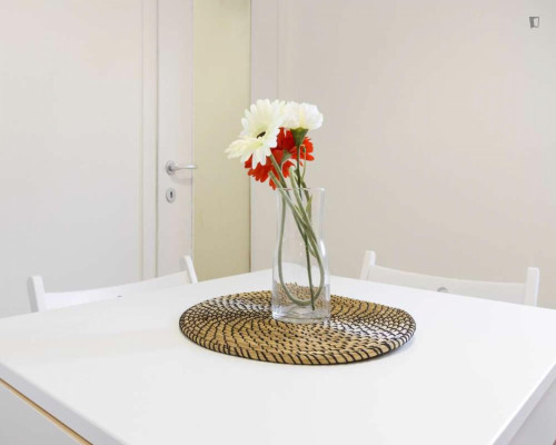 Bright double bedroom in the Gallaratese district - Gallery - 13
