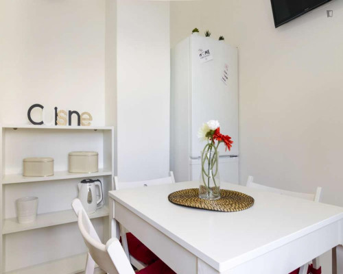 Bright double bedroom in the Gallaratese district - Gallery - 12