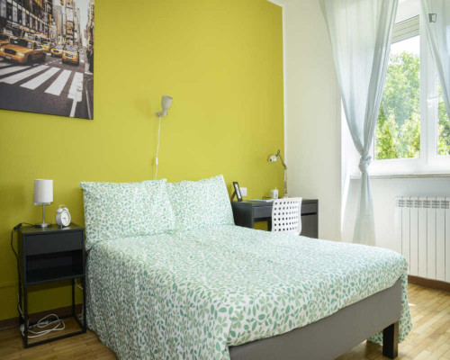 Bright double bedroom in the Gallaratese district - Gallery - 10