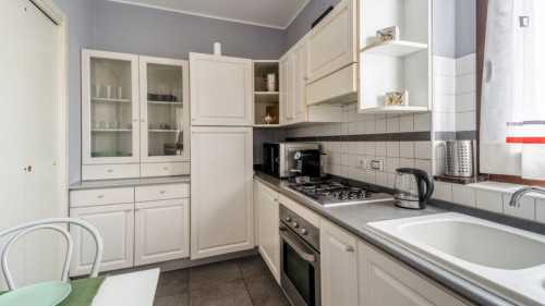 Attractive 2-bedroom apartment in Solari-Tortona area