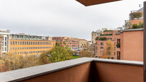 Attractive 2-bedroom apartment in Solari-Tortona area
