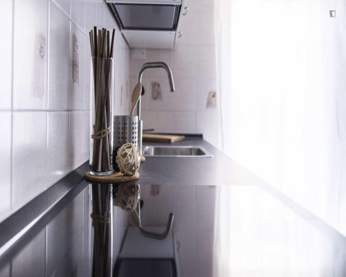 Bright double bedroom near the University of Milan - Bicocca - Gallery - 8