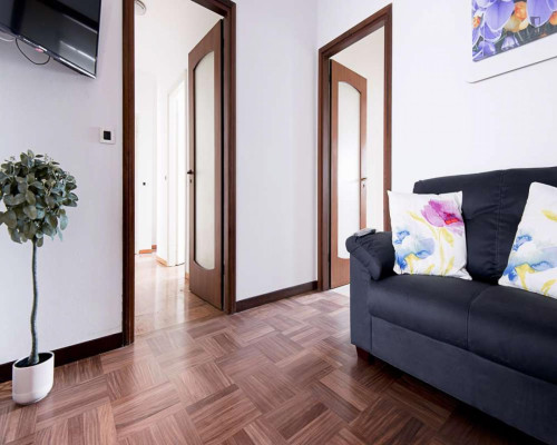 Bright double bedroom near the University of Milan - Bicocca - Gallery - 13