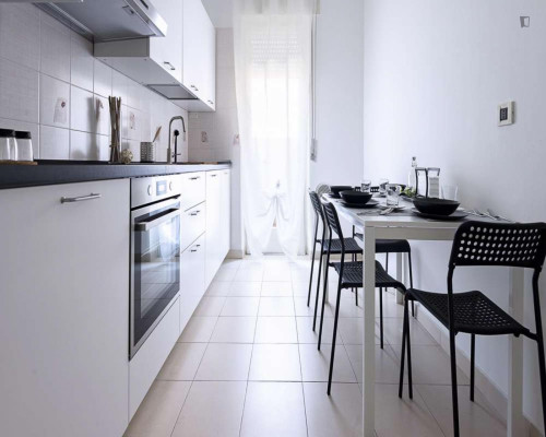 Bright double bedroom near the University of Milan - Bicocca - Gallery - 9
