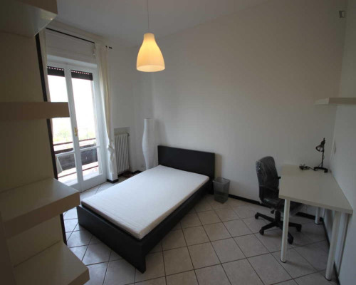 Cozy double bedroom near the LUM School Of Management