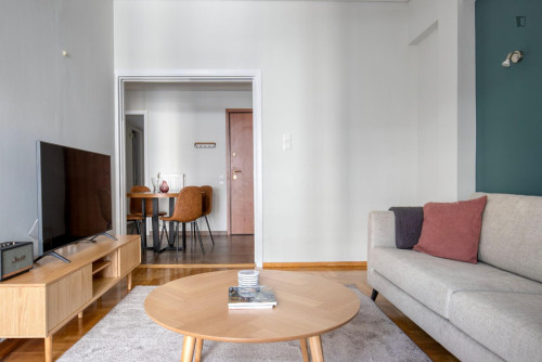 Charming 2-bedroom flat near the University of Economics and Business - Gallery - 14
