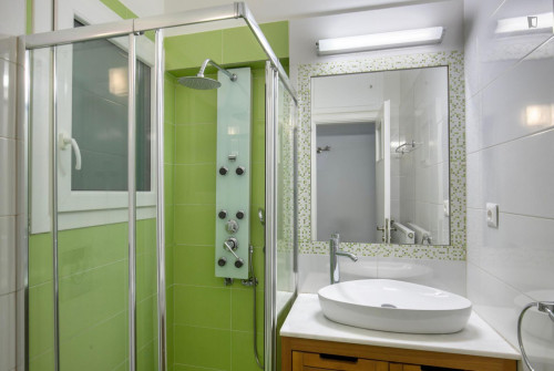 Charming 2-bedroom flat near the University of Economics and Business - Gallery - 7
