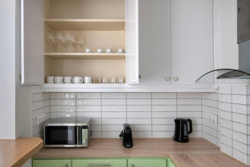Charming 2-bedroom flat near the University of Economics and Business - Gallery - 10