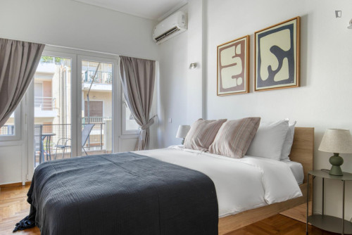 Charming 2-bedroom flat near the University of Economics and Business - Gallery - 11