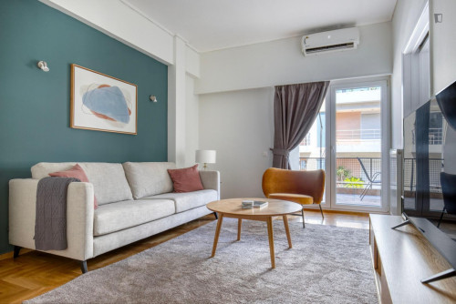 Charming 2-bedroom flat near the University of Economics and Business - Gallery - 16