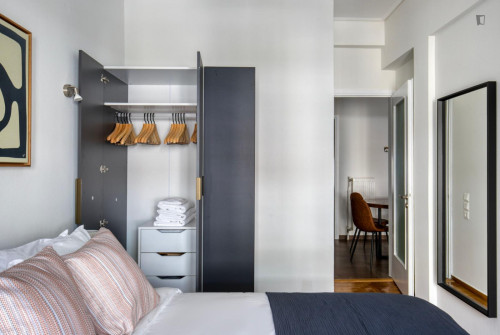 Charming 2-bedroom flat near the University of Economics and Business - Gallery - 18