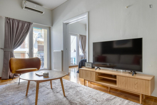Charming 2-bedroom flat near the University of Economics and Business - Gallery - 15