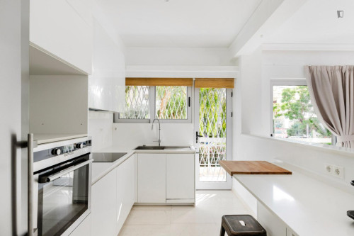 Inviting 2-bedroom flat in Paleo Faliro