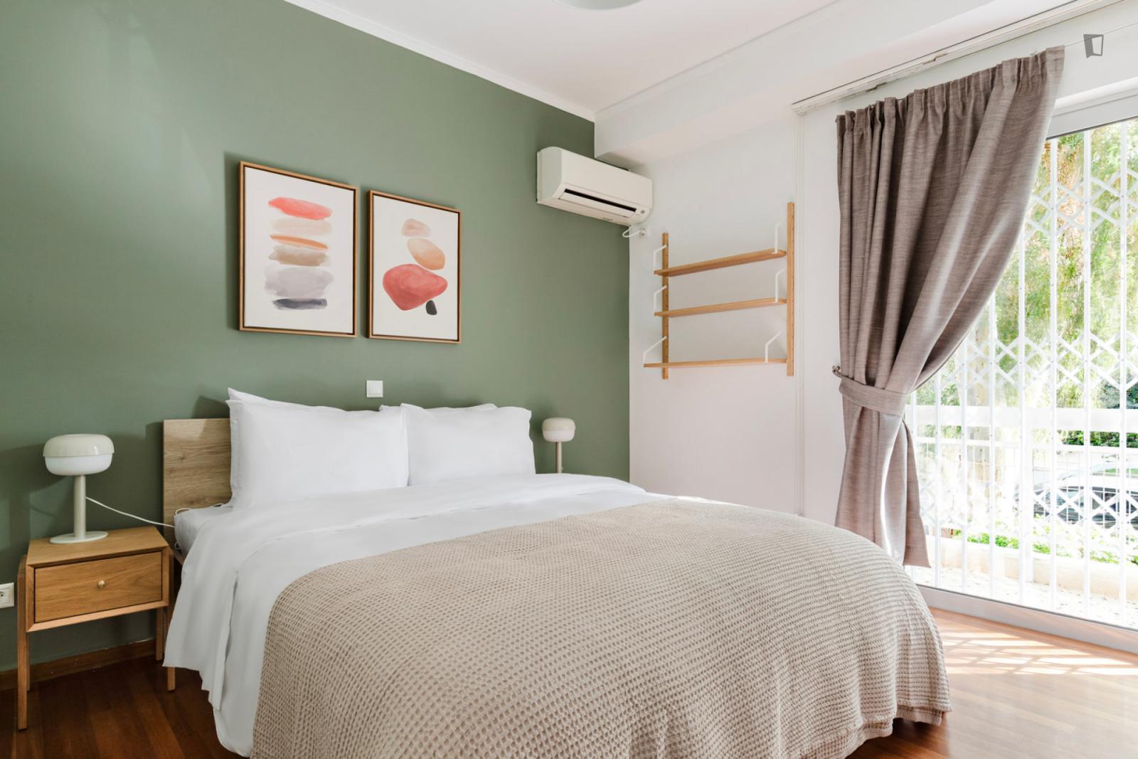 Inviting 2-Bedroom Flat In Paleo Faliro - 1