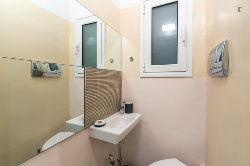 Nice 2-bedroom flat next to the Megaro Moussikis subway station - Gallery - 11