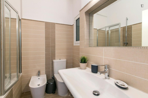 Nice 2-bedroom flat next to the Megaro Moussikis subway station - Gallery - 10
