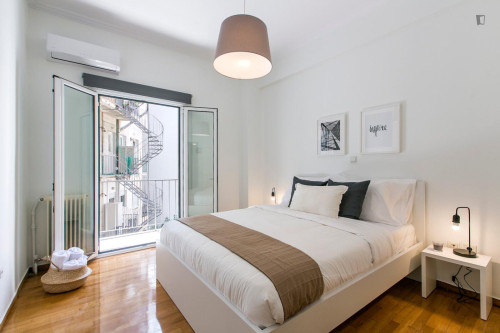 Nice 2-bedroom flat next to the Megaro Moussikis subway station