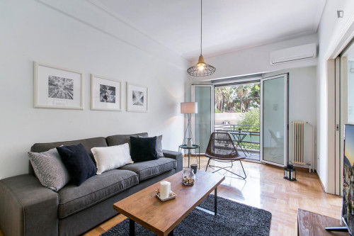 Nice 2-bedroom flat next to the Megaro Moussikis subway station