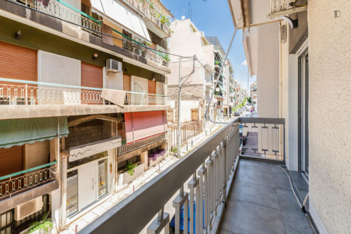 Welcoming 2-bedroom flat near the University of Piraeus