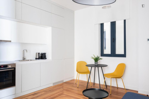 Very cool 1-bedroom apartment in Omonoia - Gallery - 6