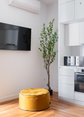 Very cool 1-bedroom apartment in Omonoia - Gallery - 8