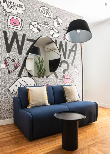 Very cool 1-bedroom apartment in Omonoia