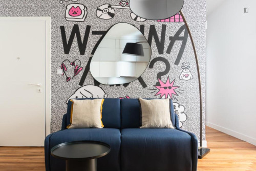Very cool 1-bedroom apartment in Omonoia