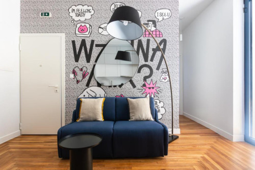 Very cool 1-bedroom apartment in Omonoia