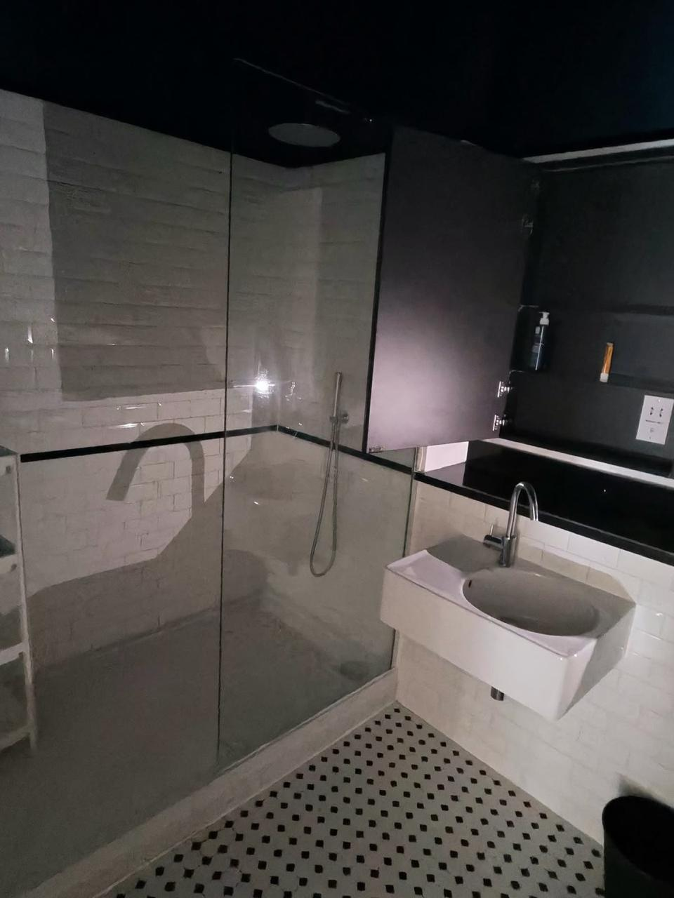 Double Ensuite - 12