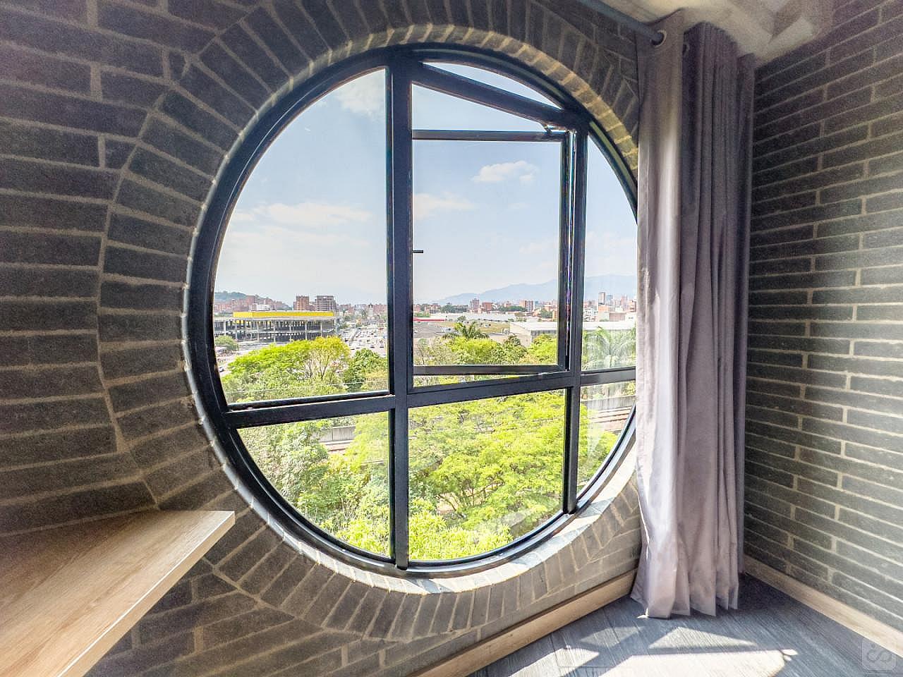 Apartment With Circular Window - 6
