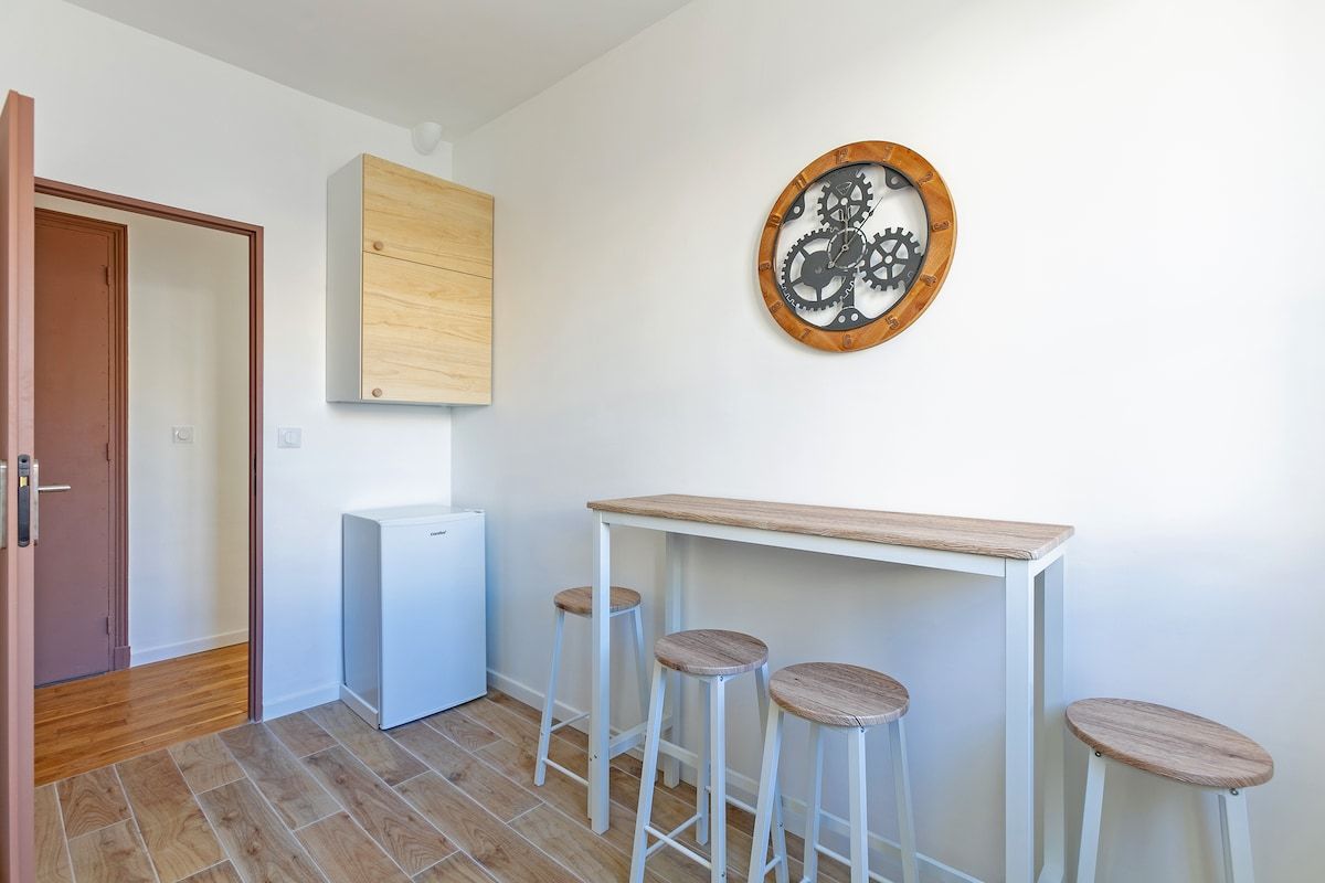 Modern 2BR Apartment With AC Near Place D'Italie - 13