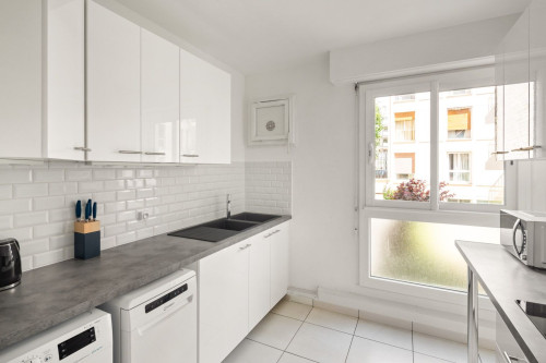Chic 2-Bedroom in the Heart of Paris - Gallery - 22