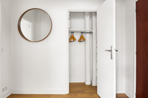 Chic 2-Bedroom in the Heart of Paris - Gallery - 6