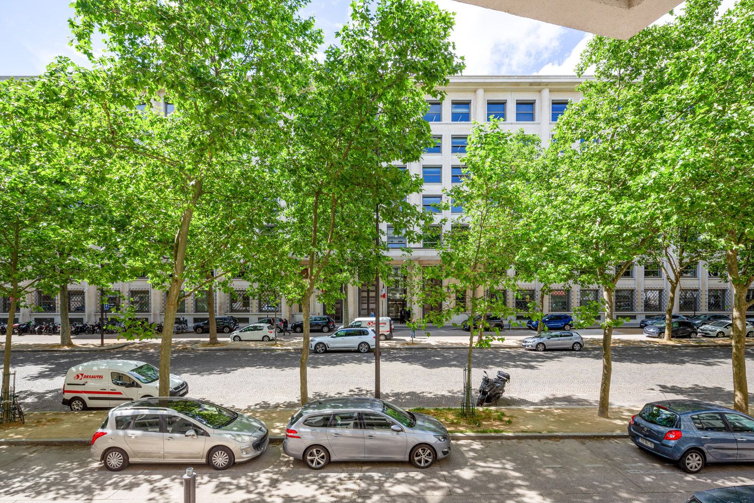 Chic 2-Bedroom In The Heart Of Paris - 8