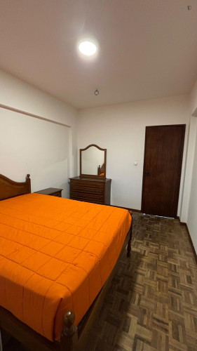 Lovely double bedroom in a 3-bedroom flat