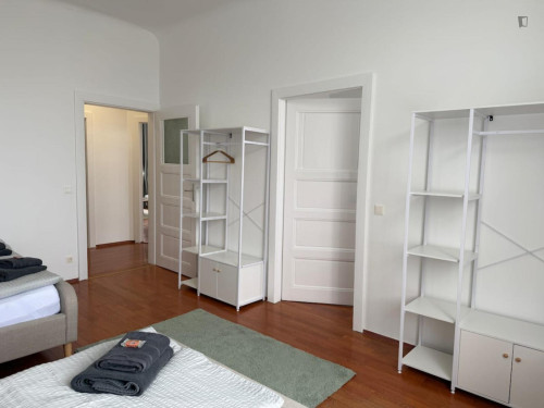 Elegant 2-bedroom apartment in Nibelungenviertel