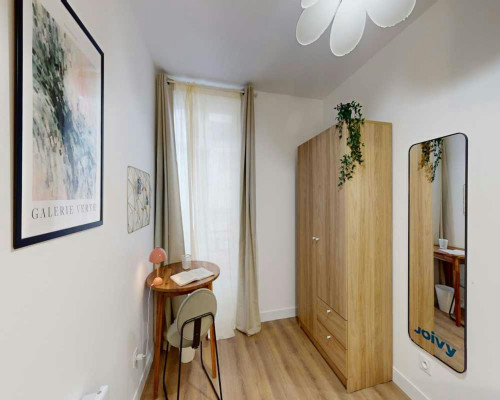 Rue du Buisson Saint-Louis, Paris