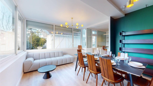 Charismatic double bedroom in Saint-Maur-des-Fossés