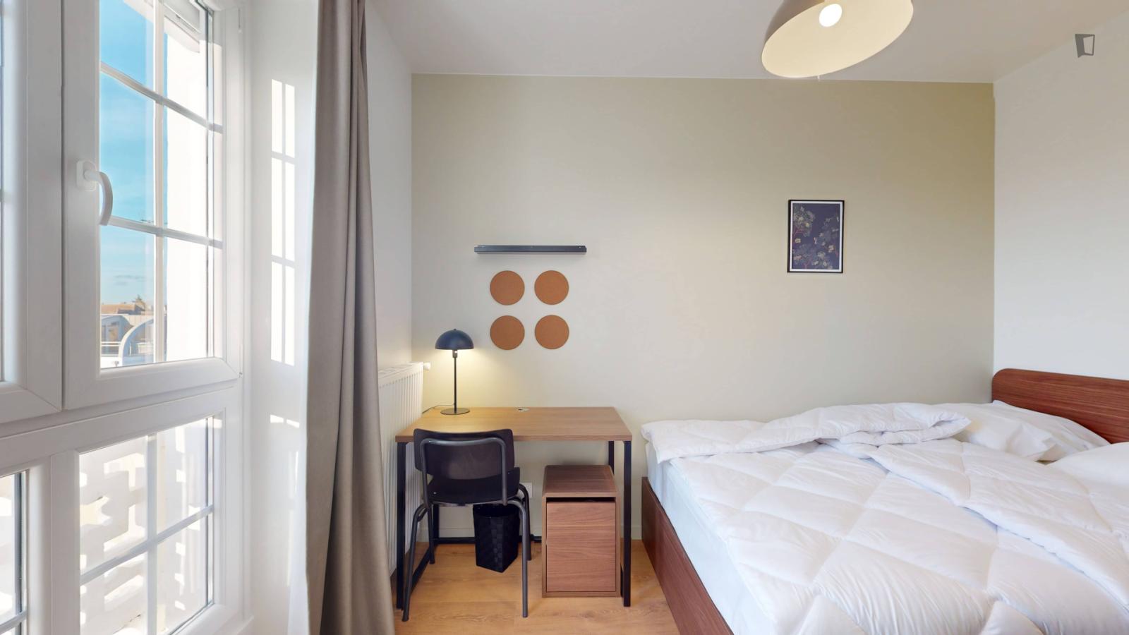 Charismatic Double Bedroom In Saint-Maur-Des-Fossés - 1