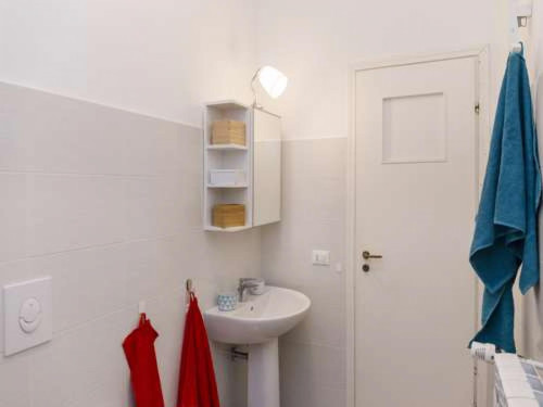 Bedroom in Cesano Boscone with window - Gallery - 8