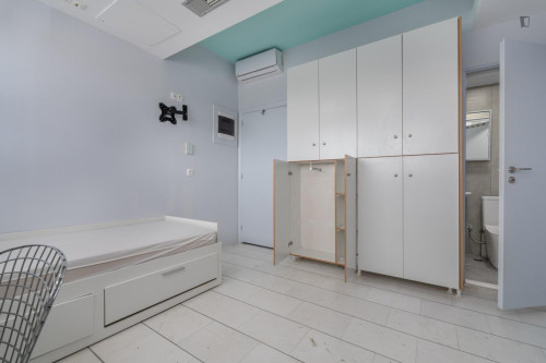 New seaview apartment near Athens Riviera.Quiet,safe neighborhood.10min to metro