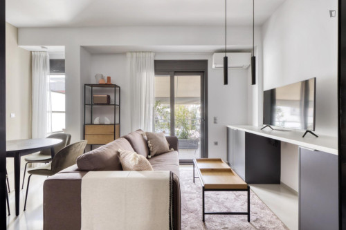 Bright 1-bedroom flat in the Mets neighbourhood - Gallery - 5