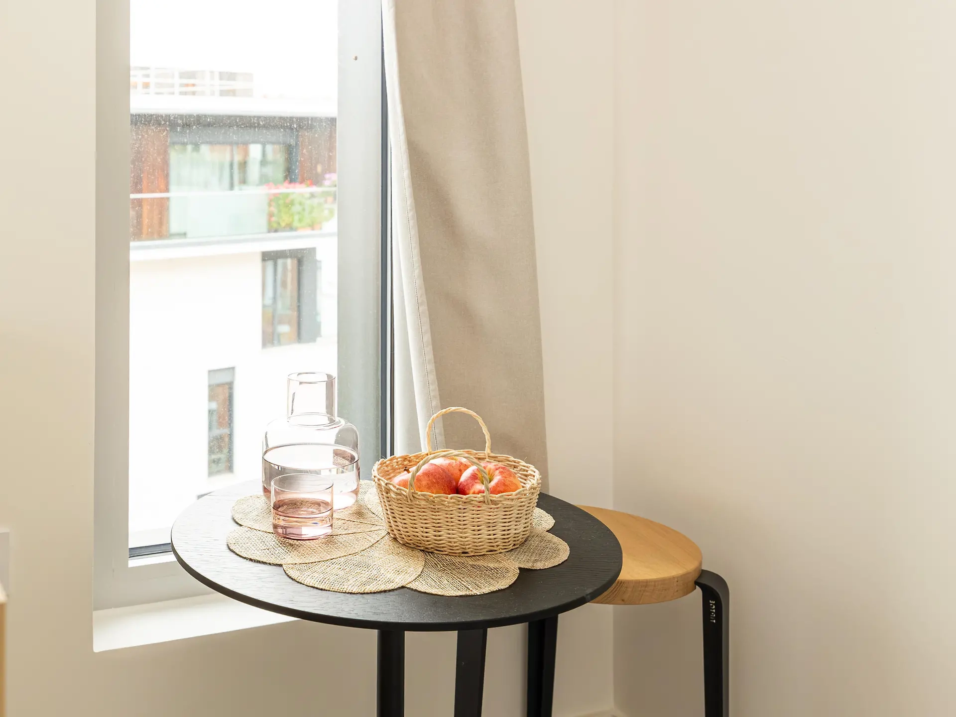 Studio With Eiffel Tower View - 15
