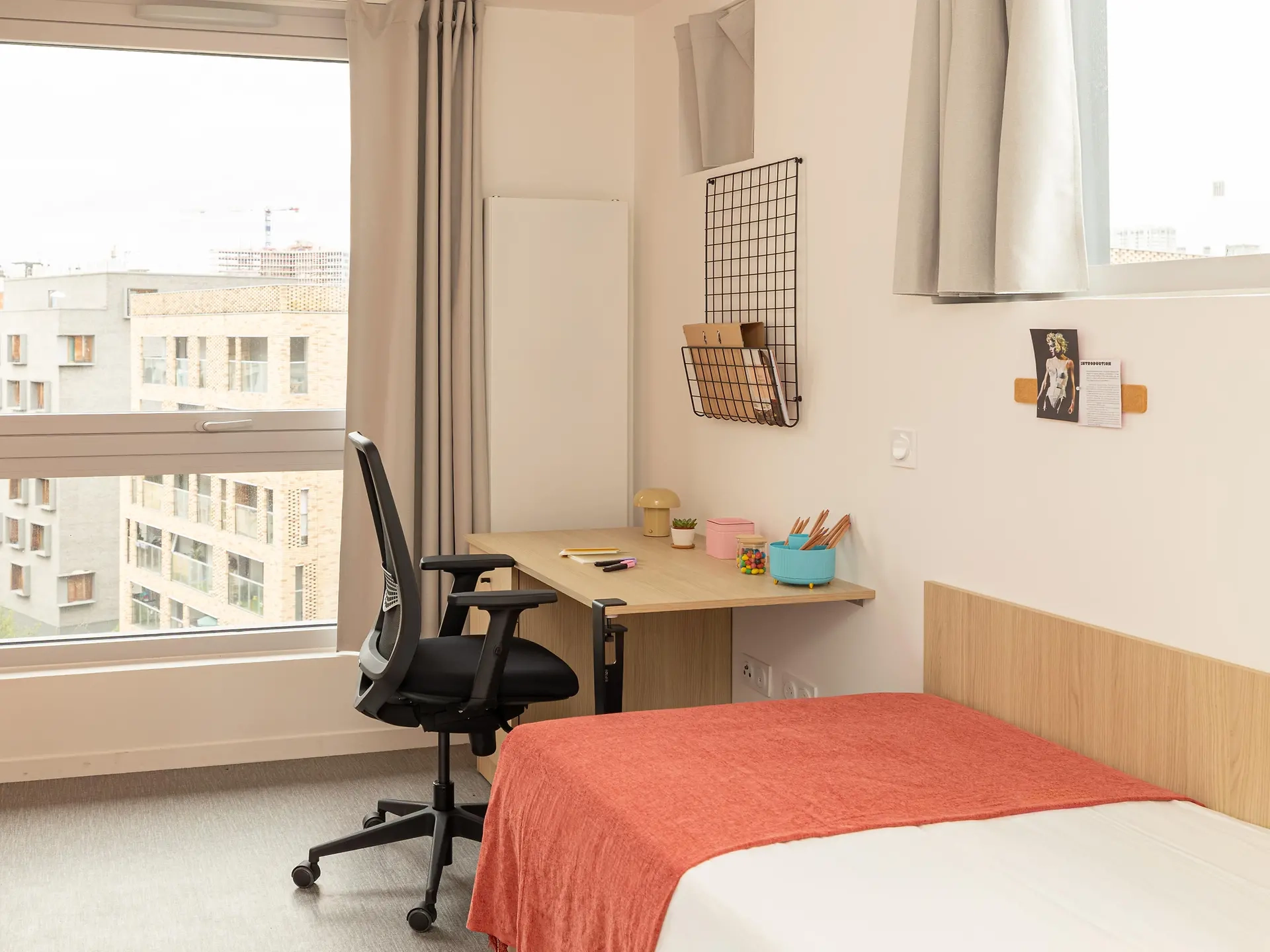 Studio With Eiffel Tower View - 13