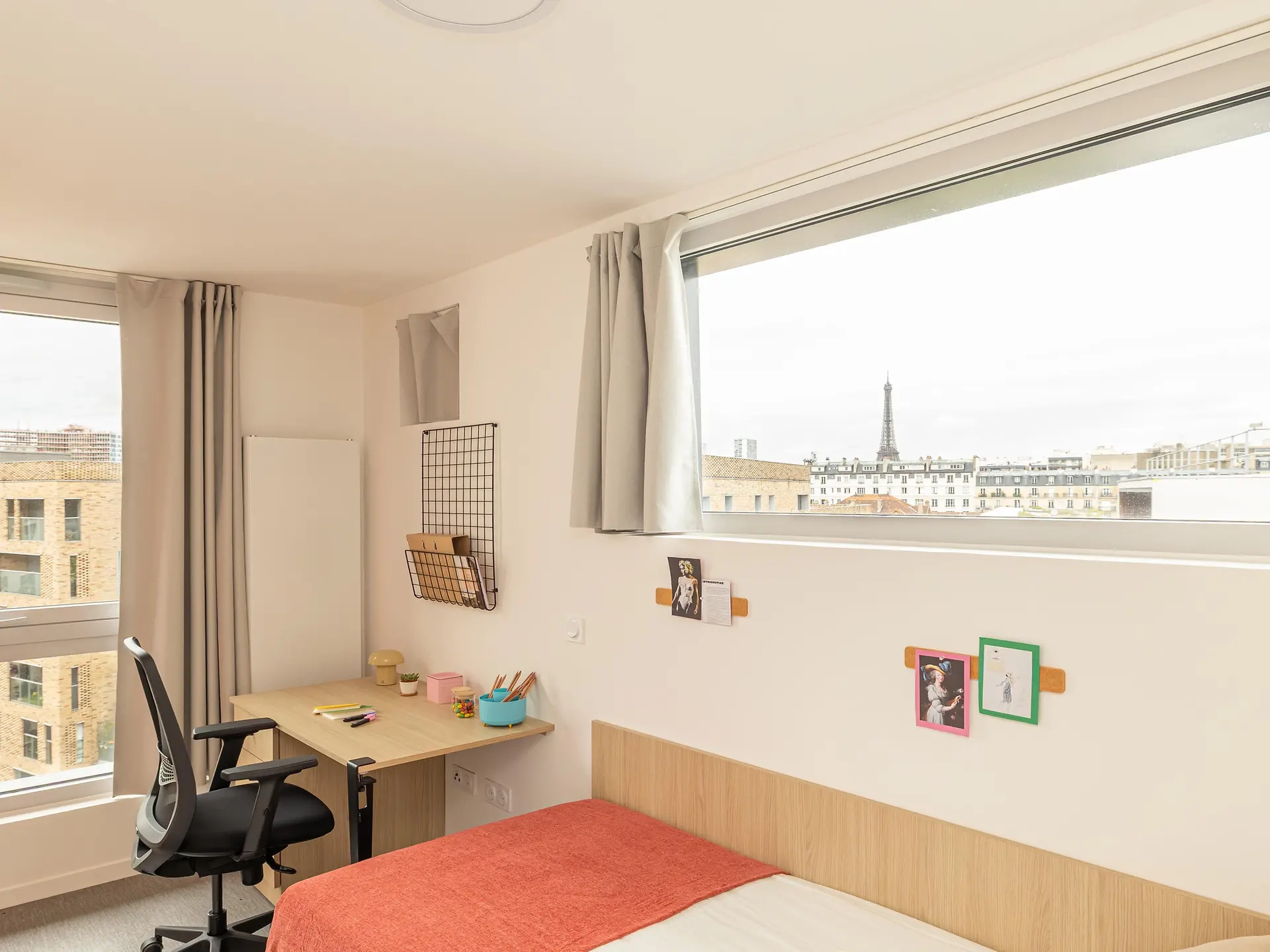 Studio With Eiffel Tower View - 9