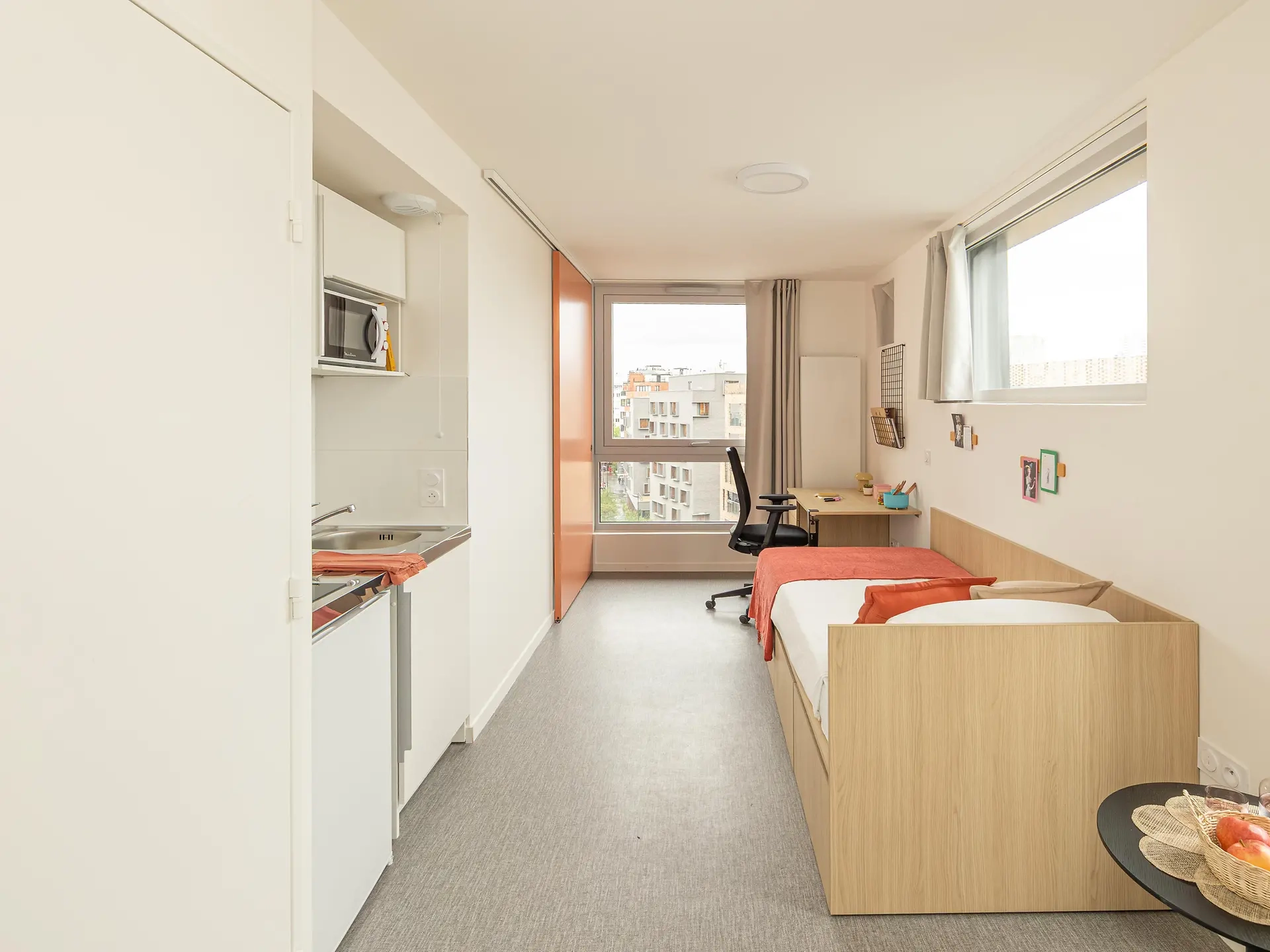Studio With Eiffel Tower View - 10