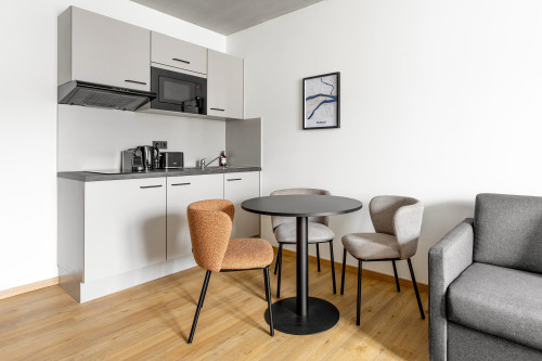 Your Ludwigsplatz HQ: Stylish 3-Bedroom Apartment incl. rooftop! ‍ - Gallery - 11