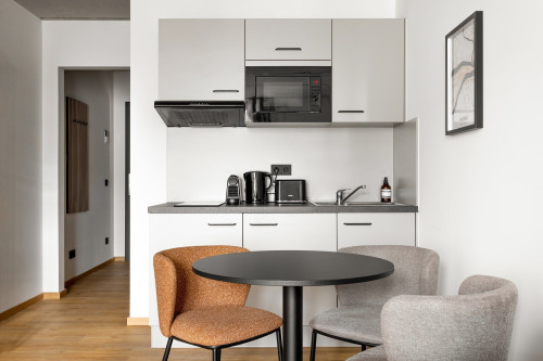 Your Ludwigsplatz HQ: Stylish 3-Bedroom Apartment incl. rooftop! ‍ - Gallery - 9